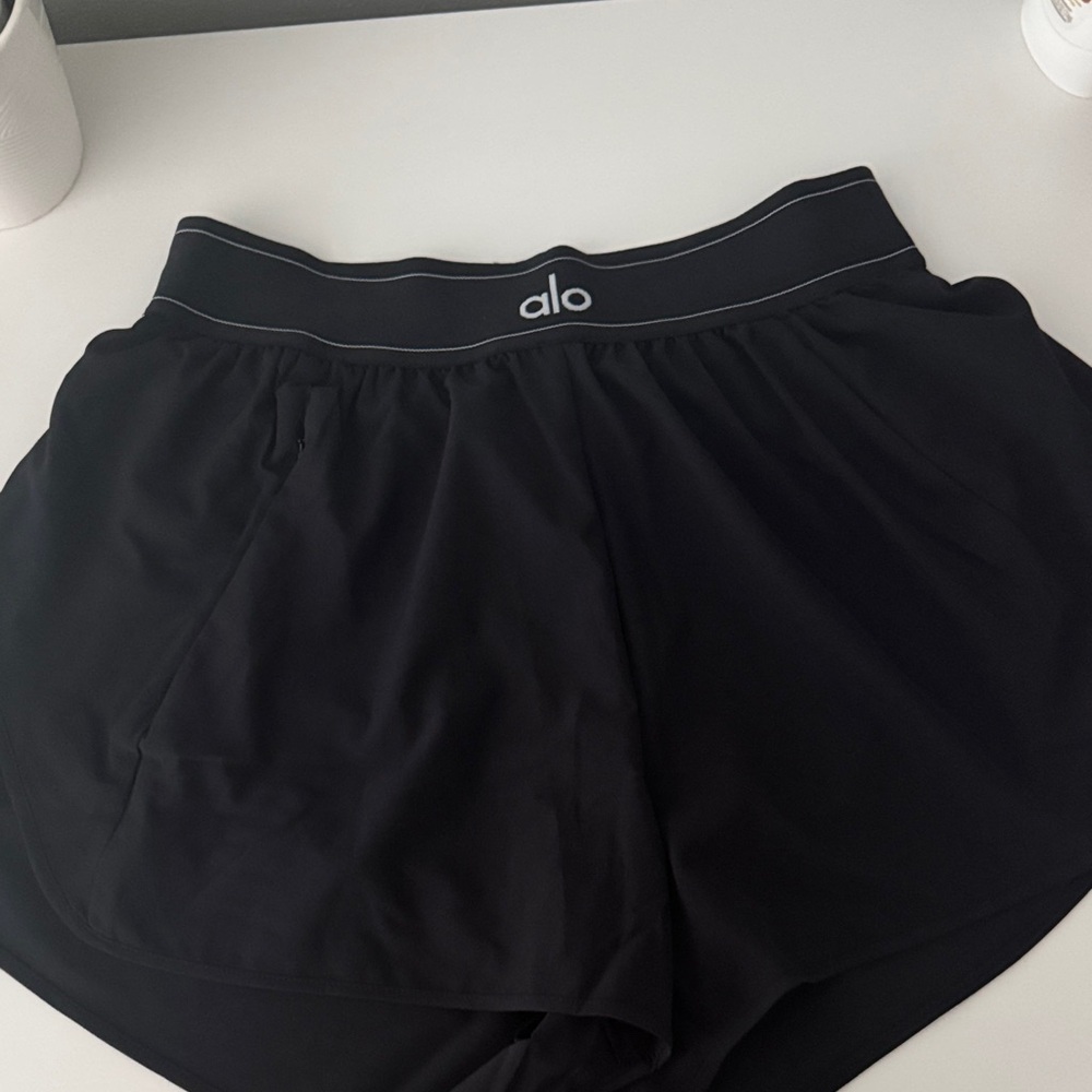 ALO Yoga Women's Athletic Black Shorts-BRAND NEW